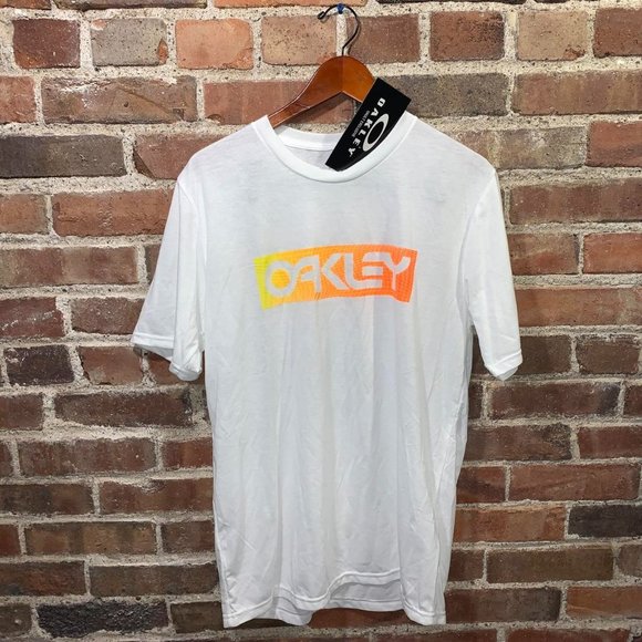 New Oakley White Box Logo T Shirt with Tags - Picture 1 of 4